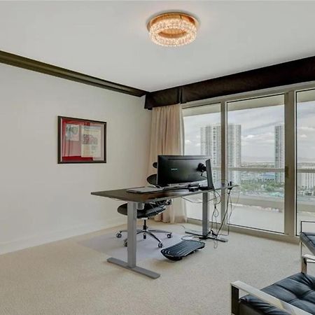 Stunning Four Bedroom Fully Professionally Remodeled Apartment Λας Βέγκας Εξωτερικό φωτογραφία